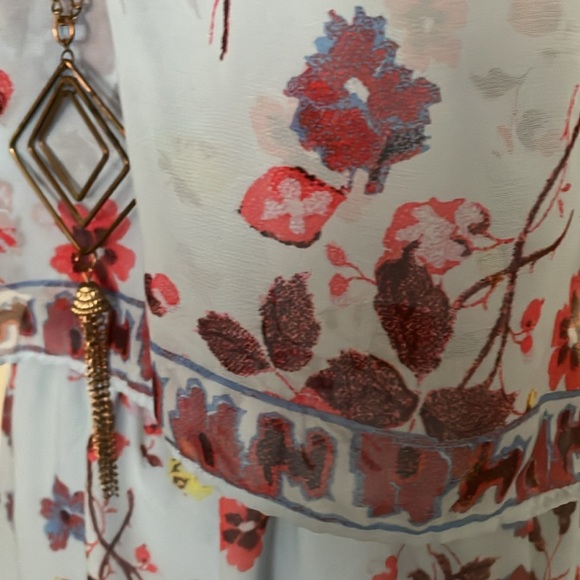 Beautiful Maxi Dress ๐ ๐ - Picture 8 of 8